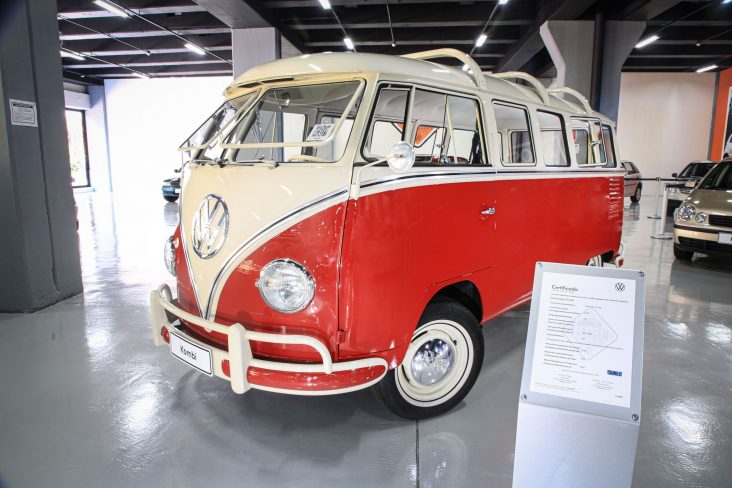 kombi vermelha volkswagen certificado certidao de nascimento