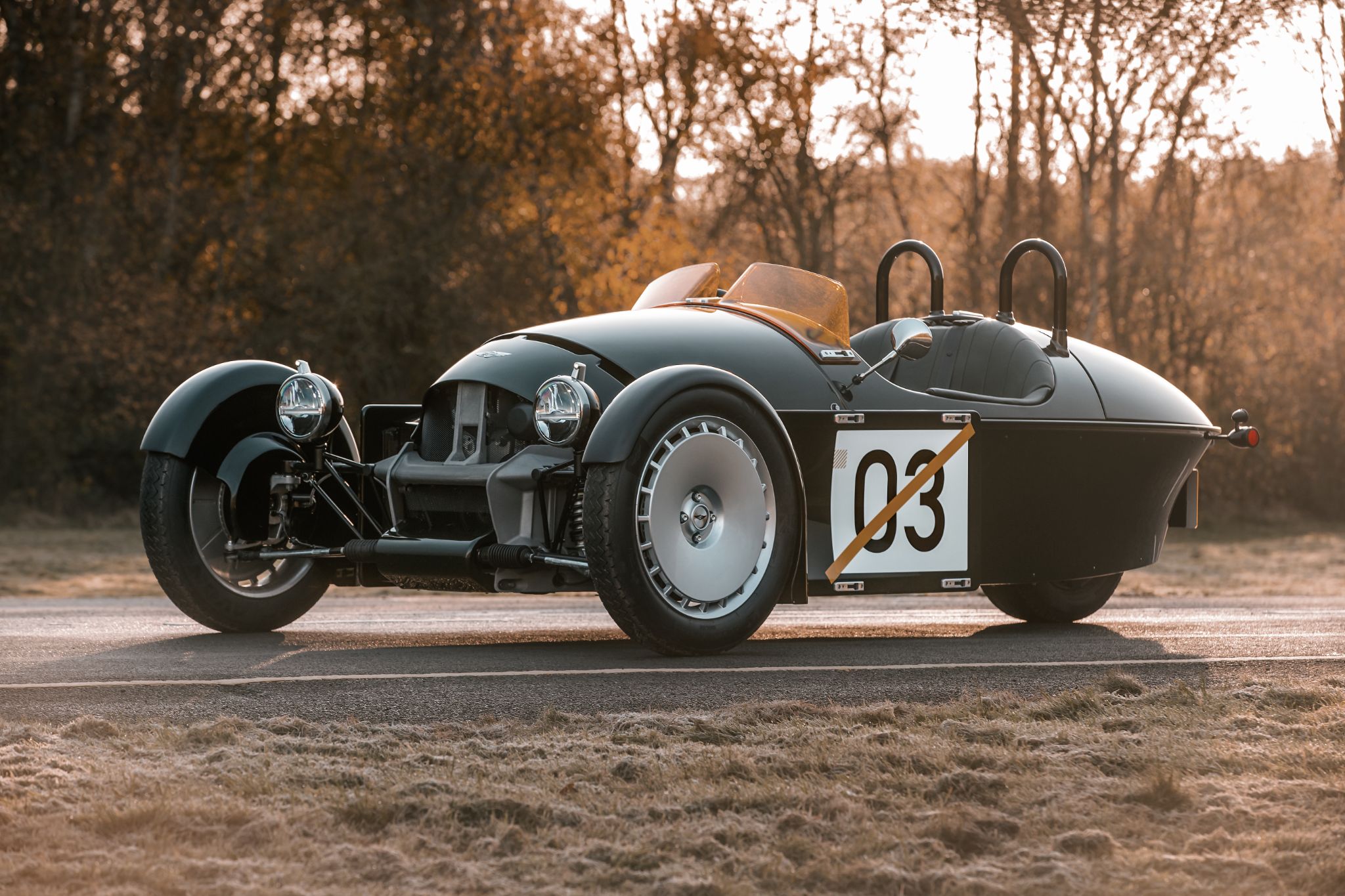 morgan super 3 verde escuro frente parado