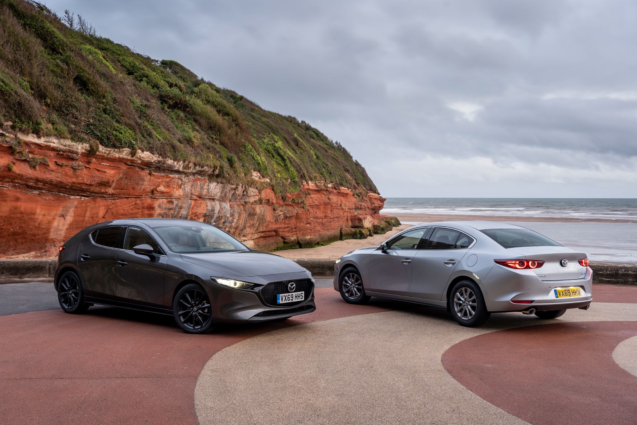 mazda3 hatch e sedan