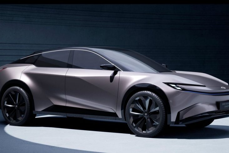 toyota sport crossover concept 2023 prata frente e lateral