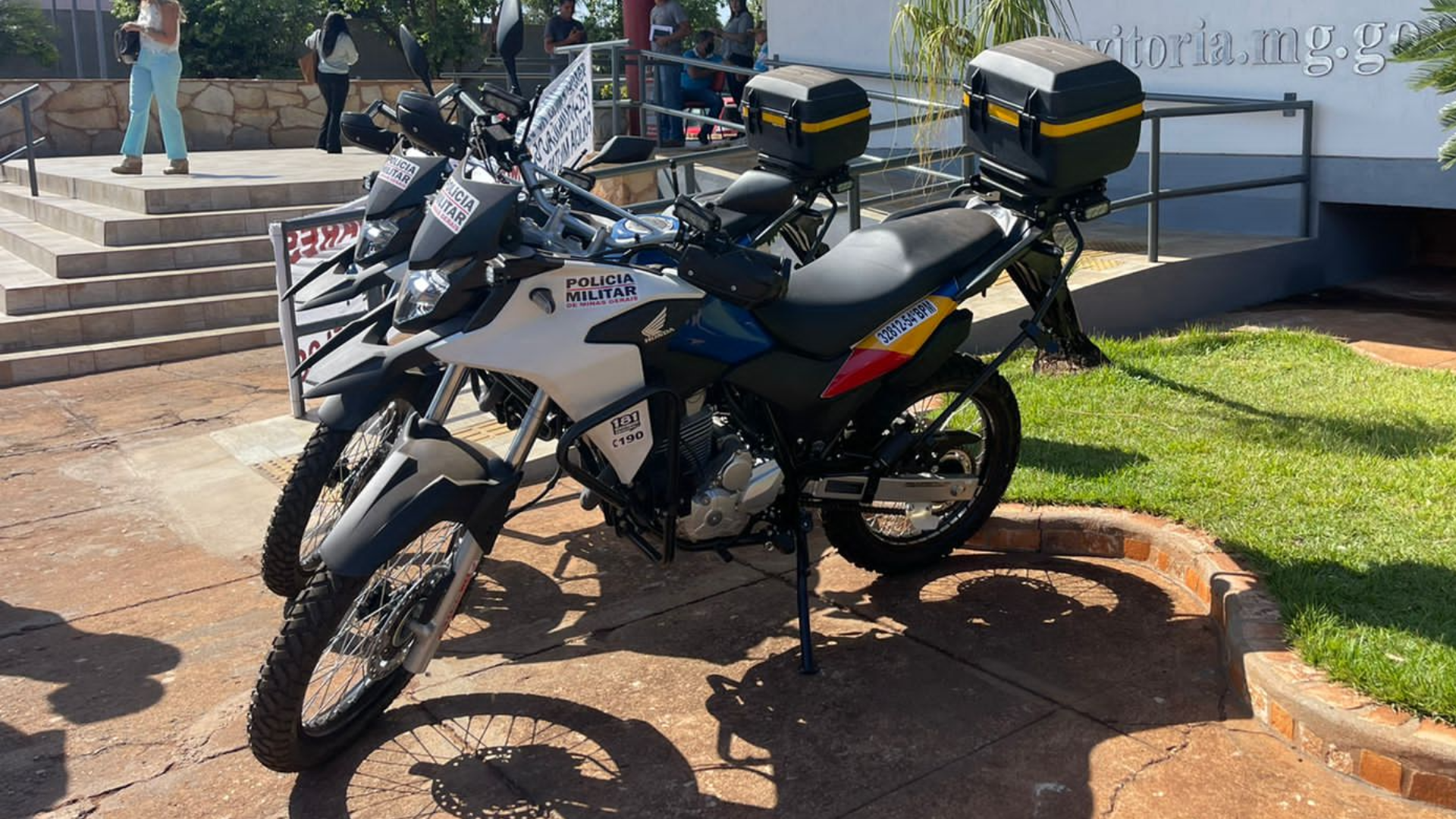 Honda XRE 300 - Polícia Militar de Minas Gerais | PMMG