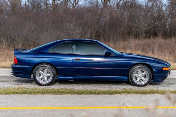 bmw 850i 1991 azul michael jordan lateral parado