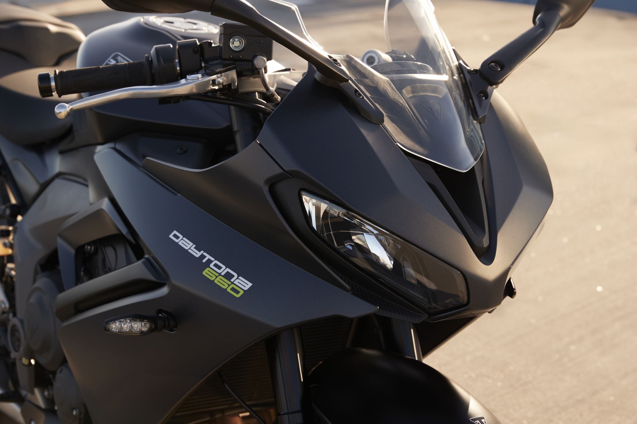Triumph Daytona 660 chega às lojas brasileira, por R$ 56.490 Triumph Daytona 660 chega às lojas brasileira, por R$ 56.490