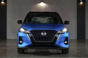 nissan kicks azul frente portal