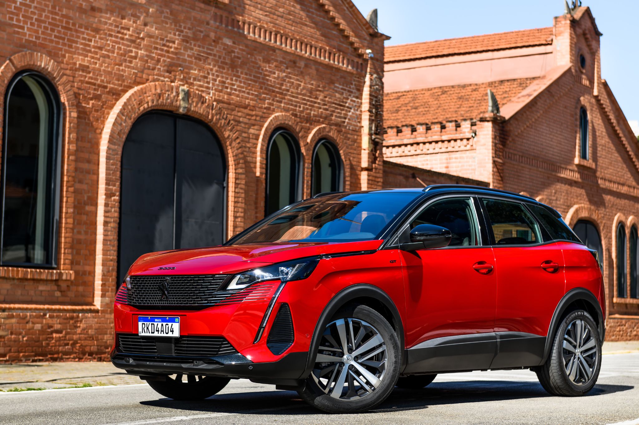 peugeot 3008 gt vermelho frente parado