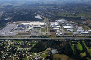 vista aerea da fabrica da gm em gravatai