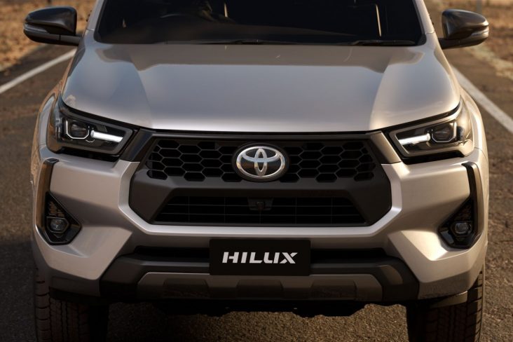 Toyota Hilux hibrida 2024