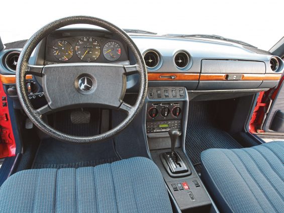 mercedes benz 250 w123 interior painel