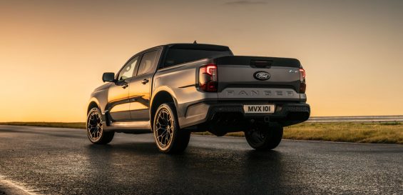 ford ranger ms rt cabine dupla cinza 2024 traseira parada