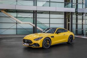 mercedes amg gt 43 coupe amarelo frente parado