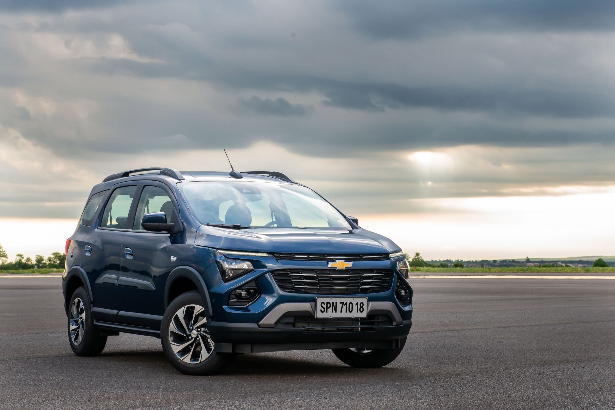 chevrolet spin premier 2025 azul boreal frente parado 3