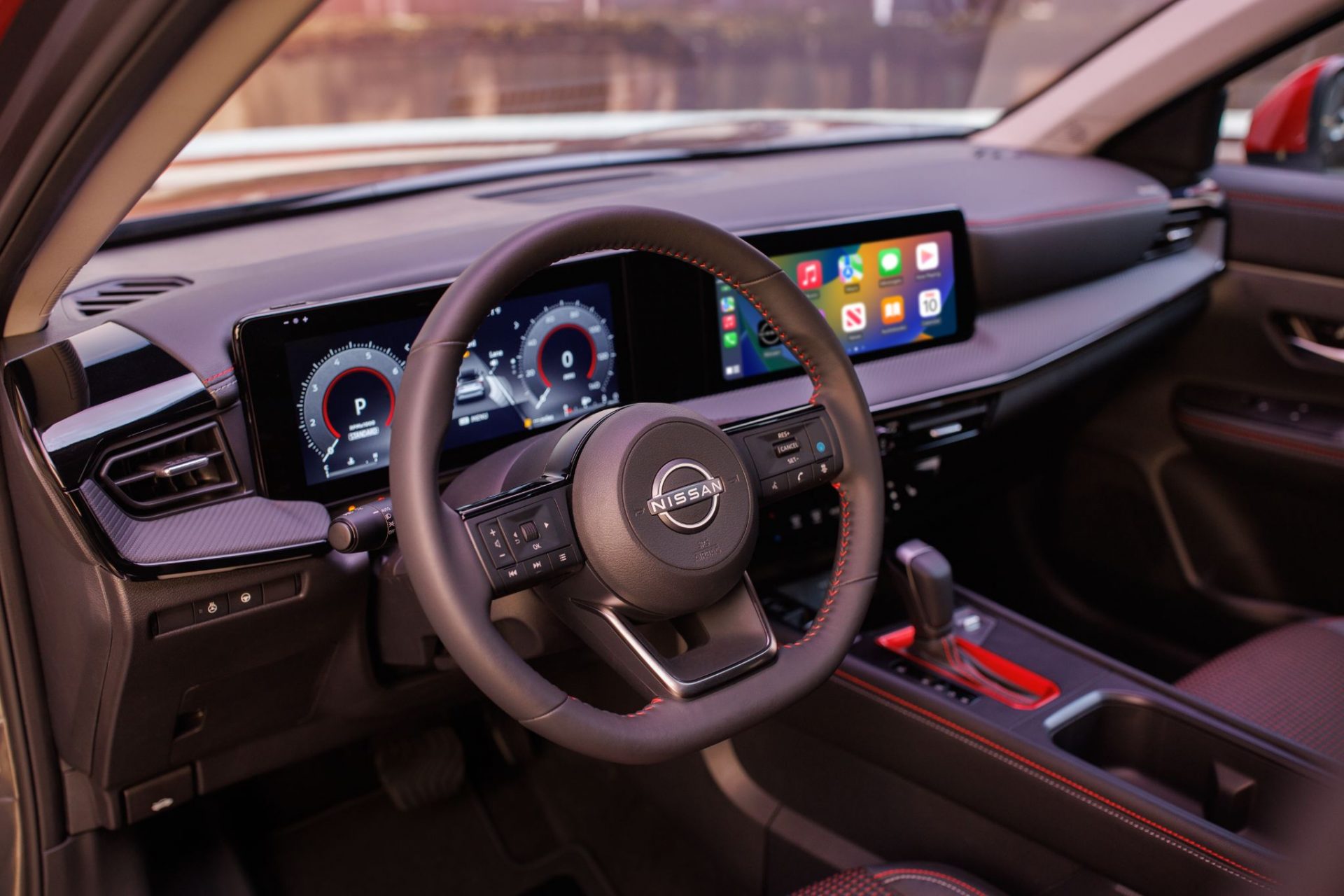 nissan kicks sr 2025 modelo norte americano interior volante