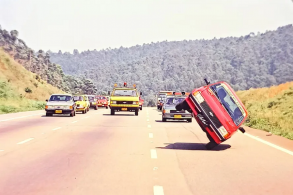 carlos cunha dirige chevette em duas rodas na bandeirantes