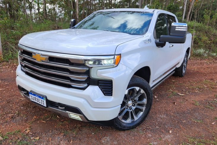 chevrolet silverado high country 2024 branca frente lateral traseira interior detalhes 25