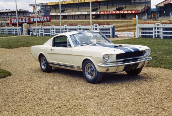 shelby gt350 with lemans stripes option branco