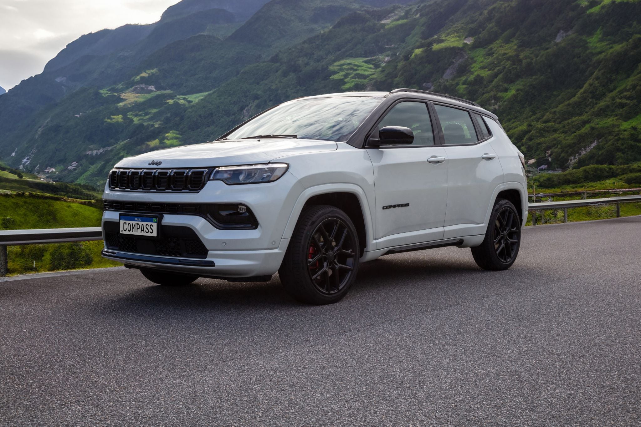 jeep compass 2025 blackhawk 16
