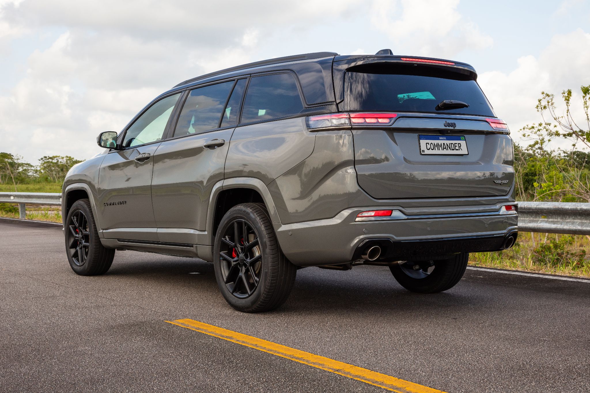 jeep commander blackhawk 7