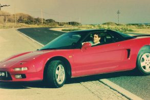 honda nsx vermelho com ayrton senna fazendo burnout