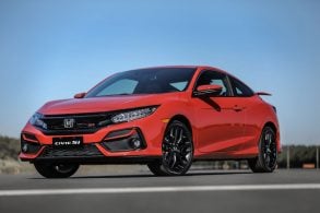 honda civic coupe 2020 vermelho frente parado