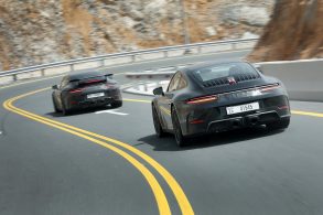 porsche 911 hibrido 2025 prototipos em estrada sinuosa
