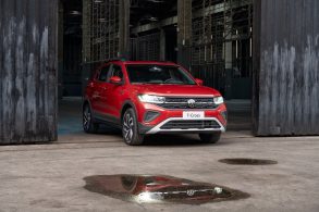 volkswagen t cross comforltine 2025 vermelho frente parado 2