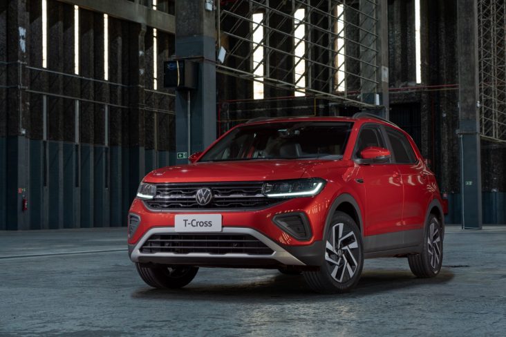 volkswagen t cross comforltine 2025 vermelho frente parado