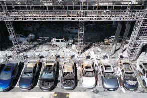 concessionaria byd destruida incendio china