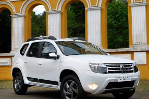 renault duster tech road branco frente e lateral dois