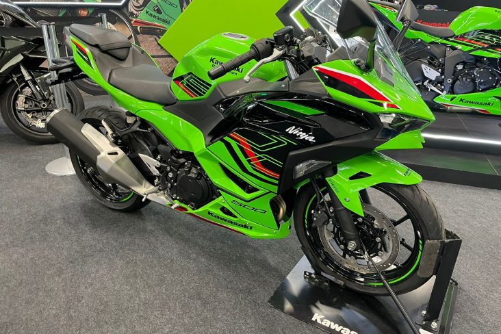 Kawasaki ninja 500 SE 2025