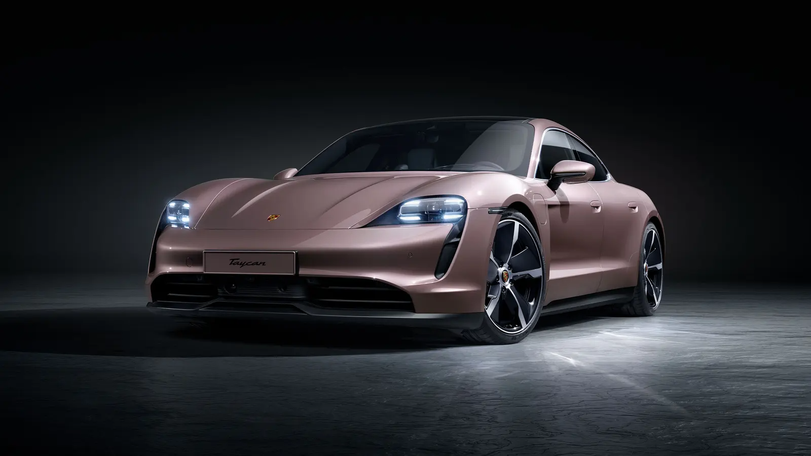 Porsche atiça tesla com promoção para seu carro elétrico 