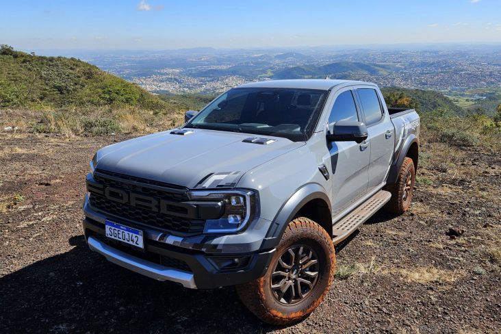 ford ranger raptor 2024 azul frente lateral traseira detalhes 3