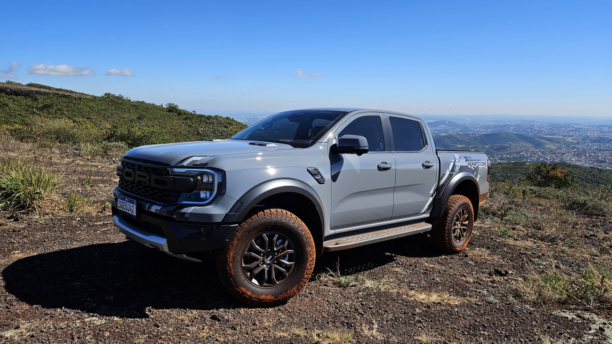 ford ranger raptor 2024 azul frente lateral traseira detalhes 8