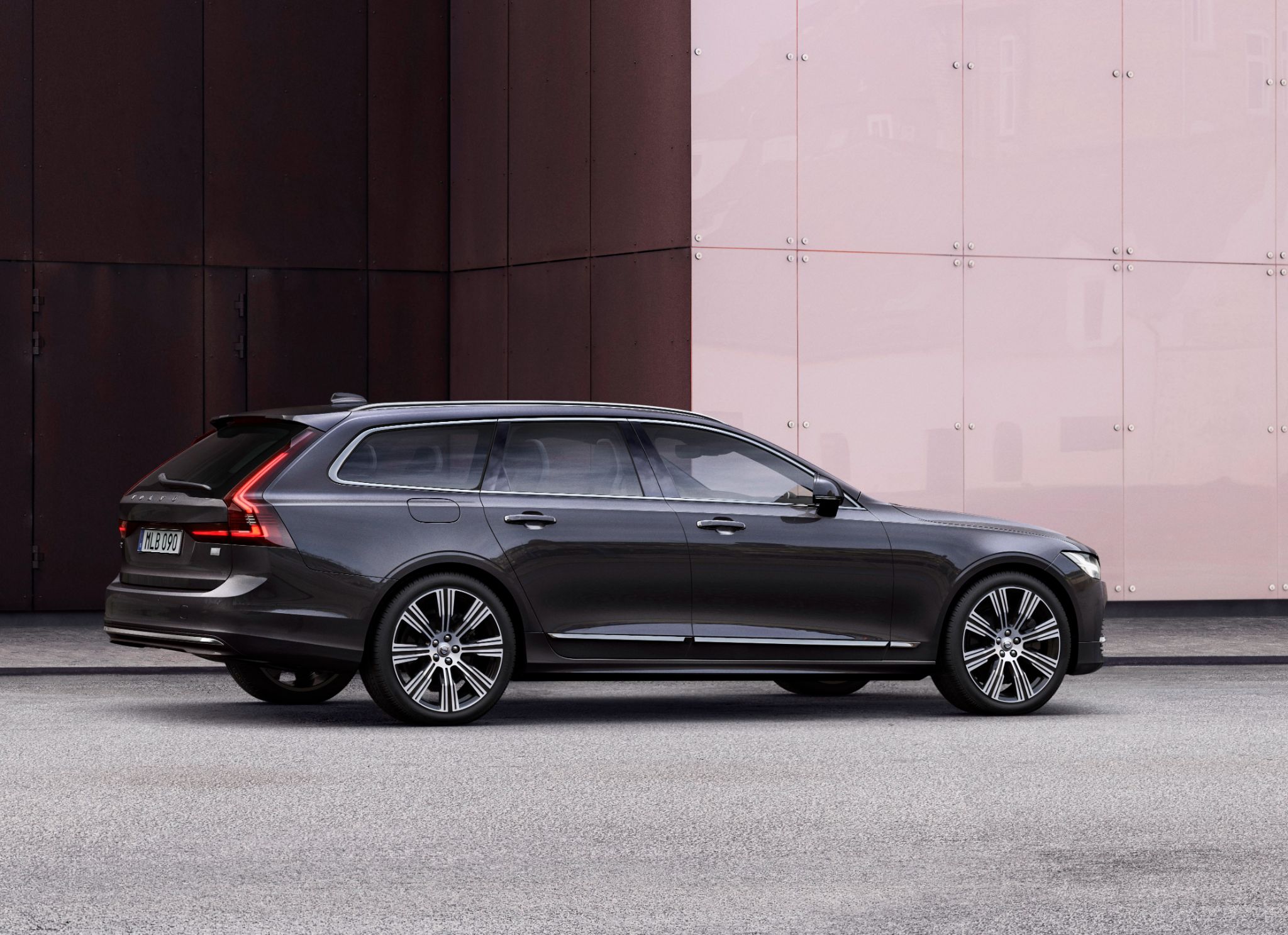 volvo v90 t8 awd recharge inscription cinza traseira parado