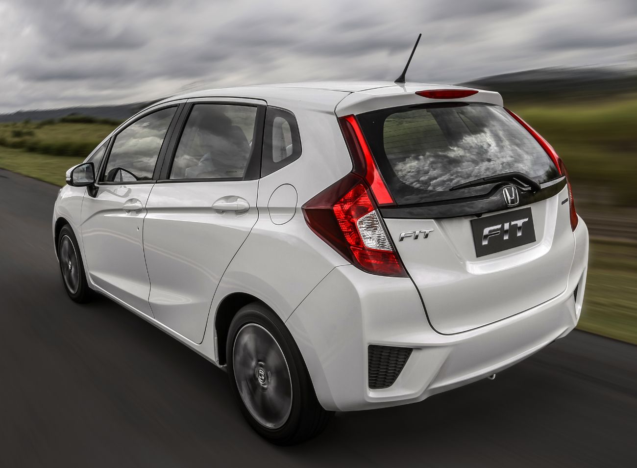 honda city exl 2015 branco em movimento