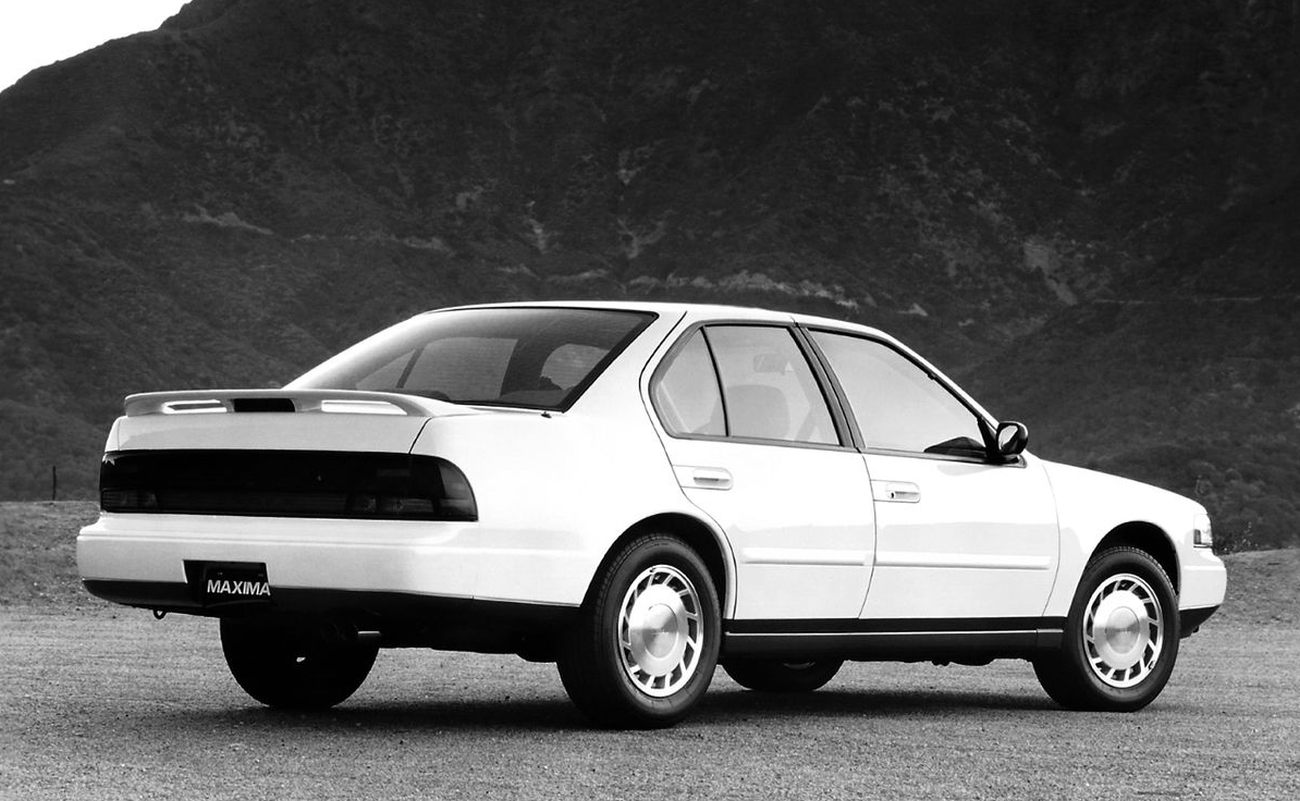 nissan maxima 1991 traseira e lateral