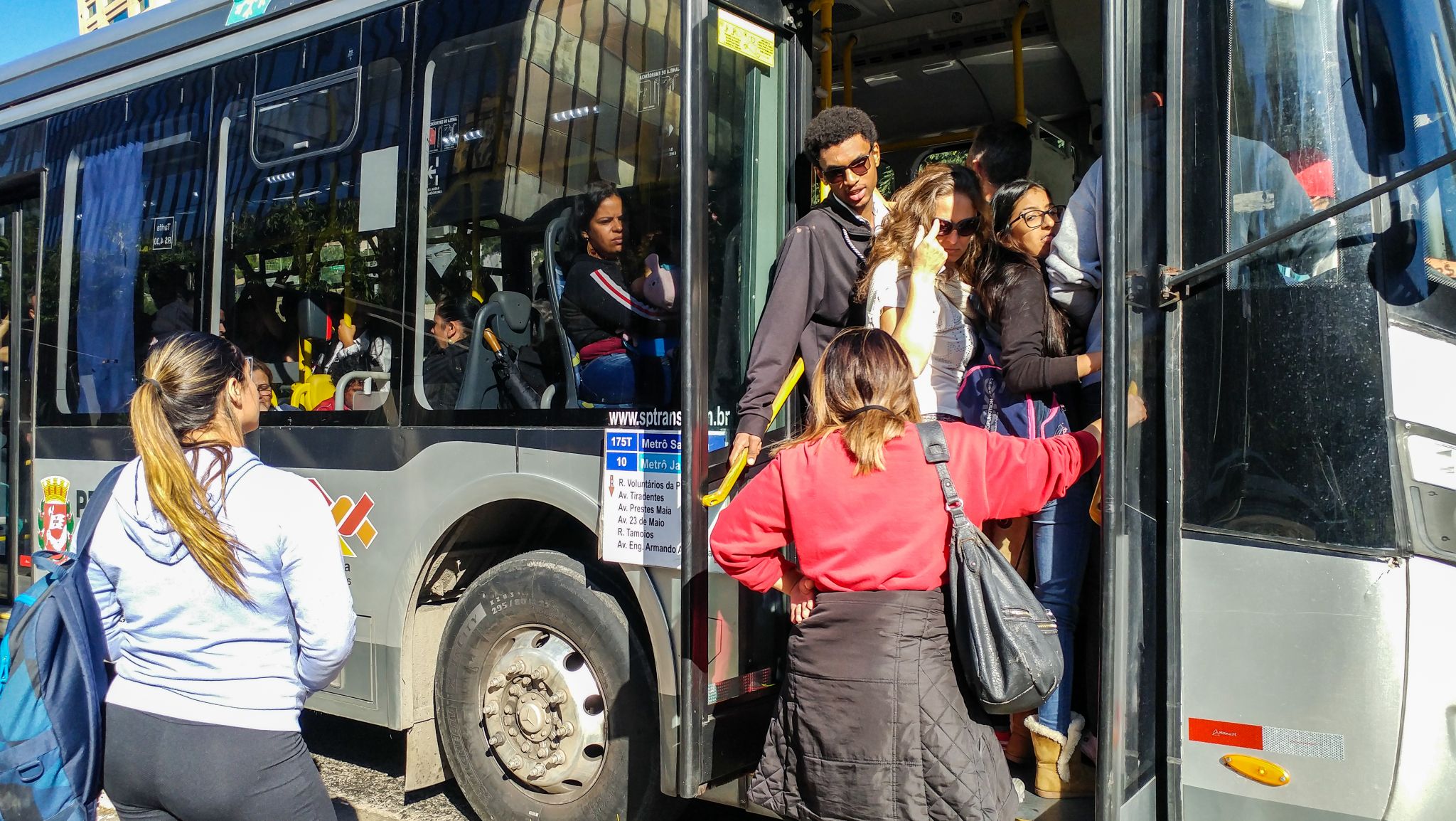 Linhas de ônibus: como reclamar da qualidade do transporte público
