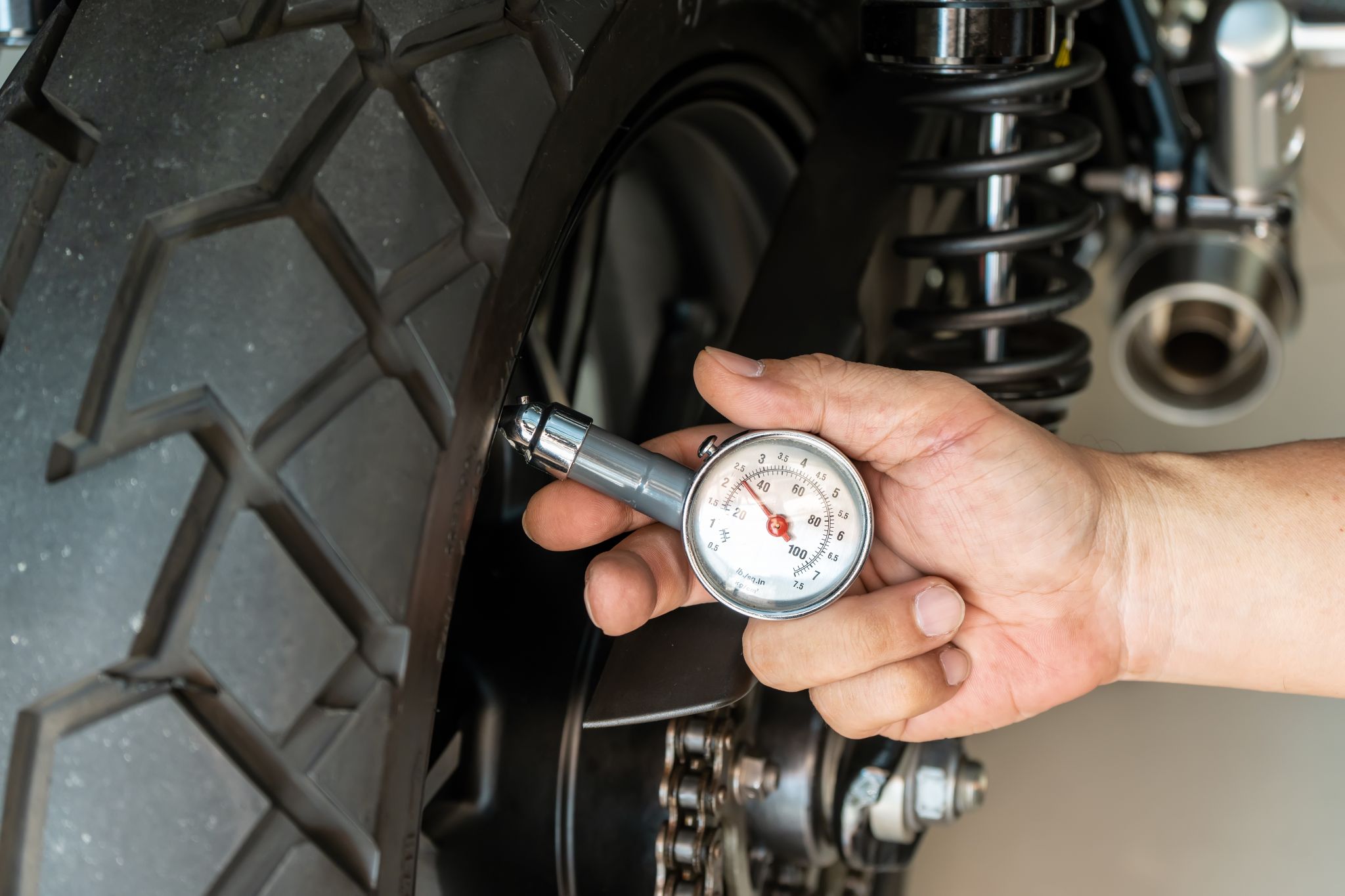 calibragem pneu de moto