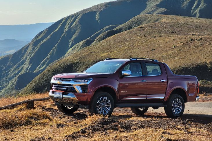 chevrolet s10 high country 2025 vermelho scarlet frente parado 2