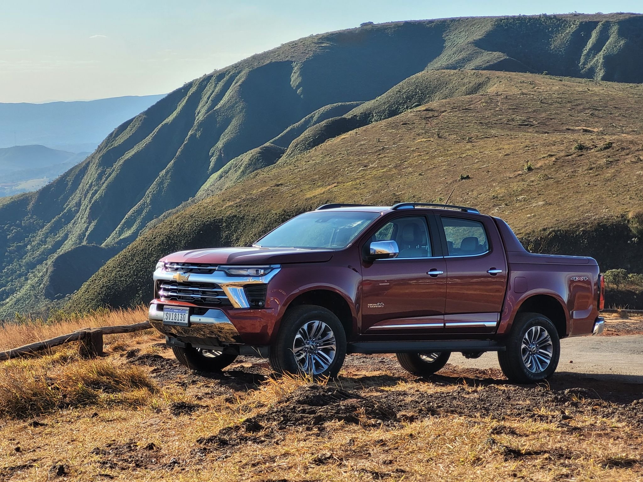 chevrolet s10 high country 2025 vermelho scarlet frente parado 2