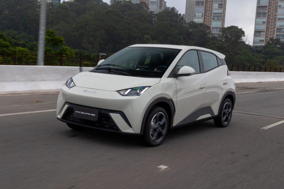 BYD Dolphin Mini faz história e supera vendas do Hyundai HB20 em abril