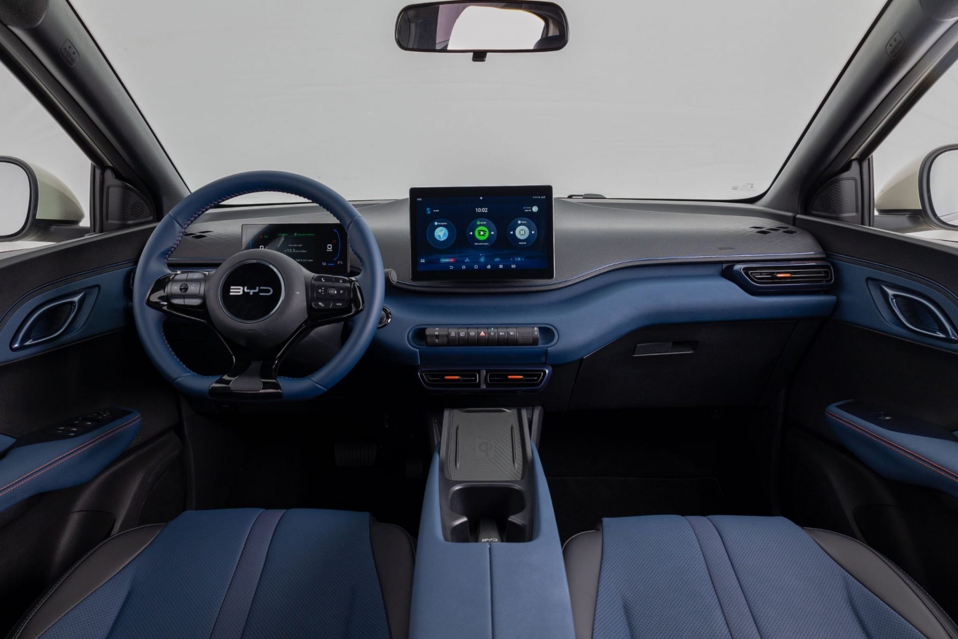 byd dolphin mini 2025 interior azul painel