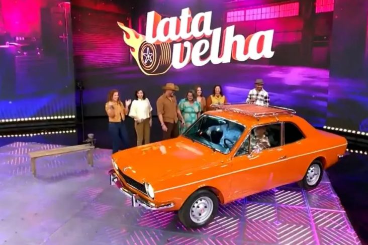 Ford Corcel 1977 lata velha laranja