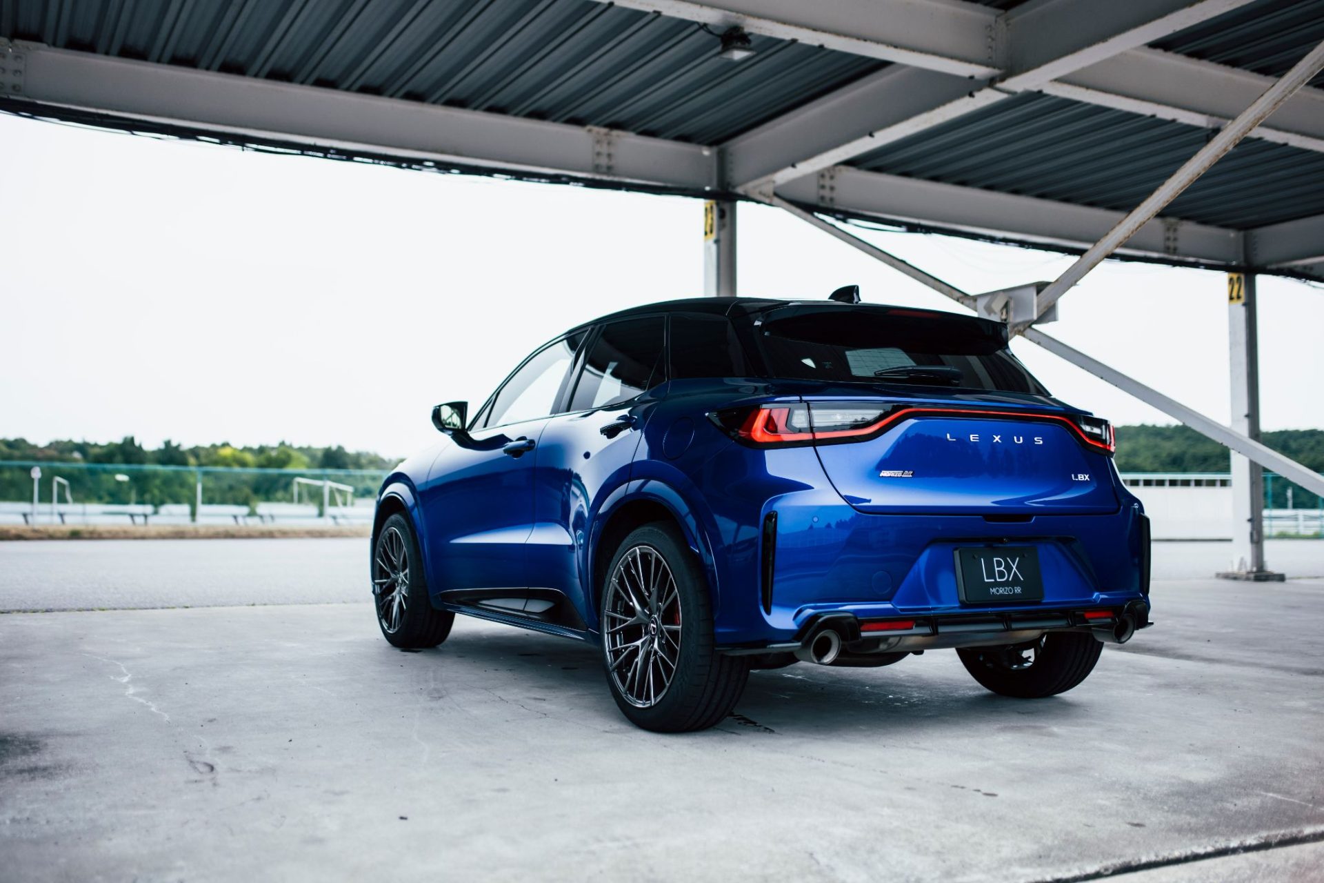 lexus lbx morizo rr azul traseira parado