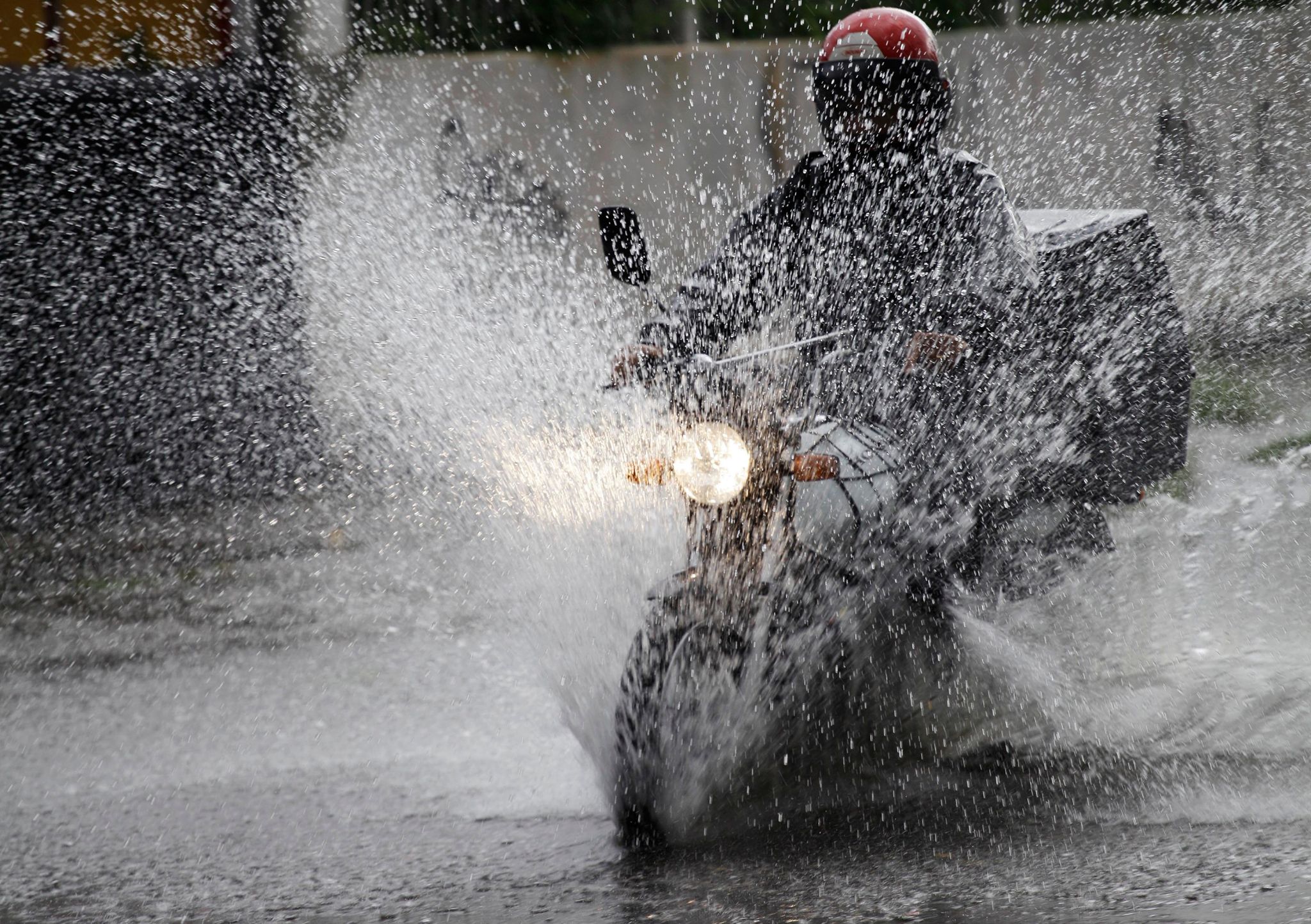 moto na chuva