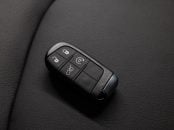 Jeep Renegade Sahara 2025 chave presencial