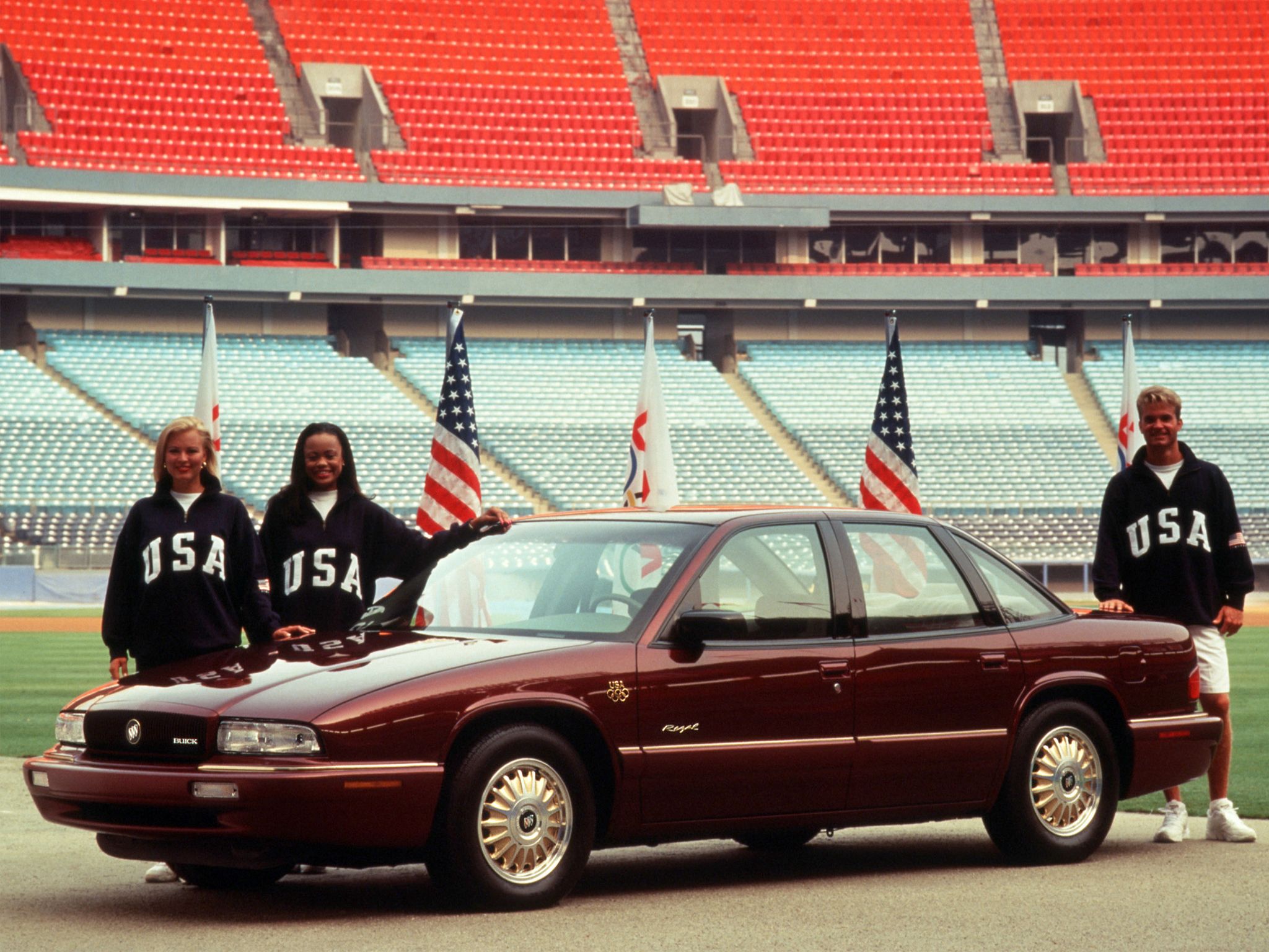 buick regal olympic edition vinho frente parado