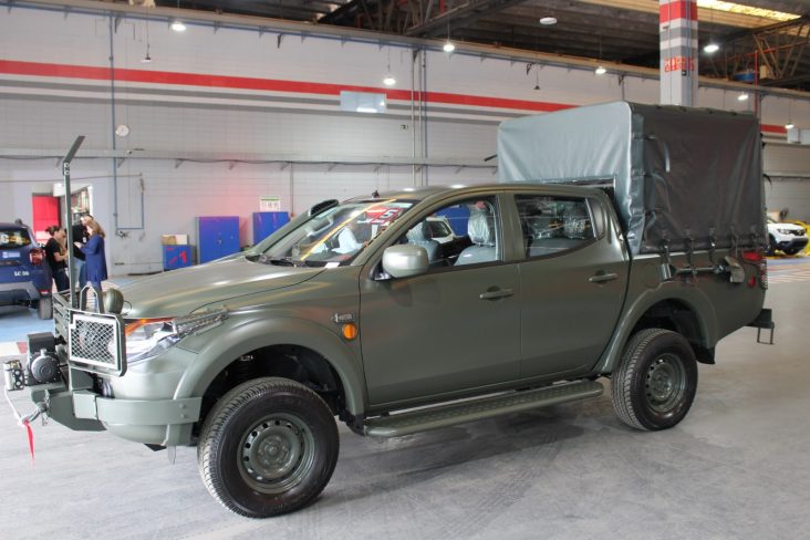 Mitsubishi L200 Triton caveirão de REVO (1)