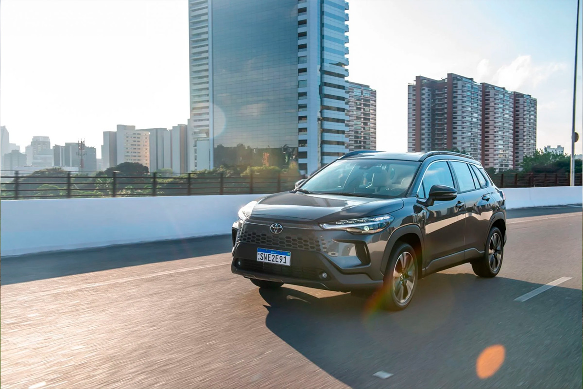 Mesmo com vendas em baixa Toyota segue sendo a maior