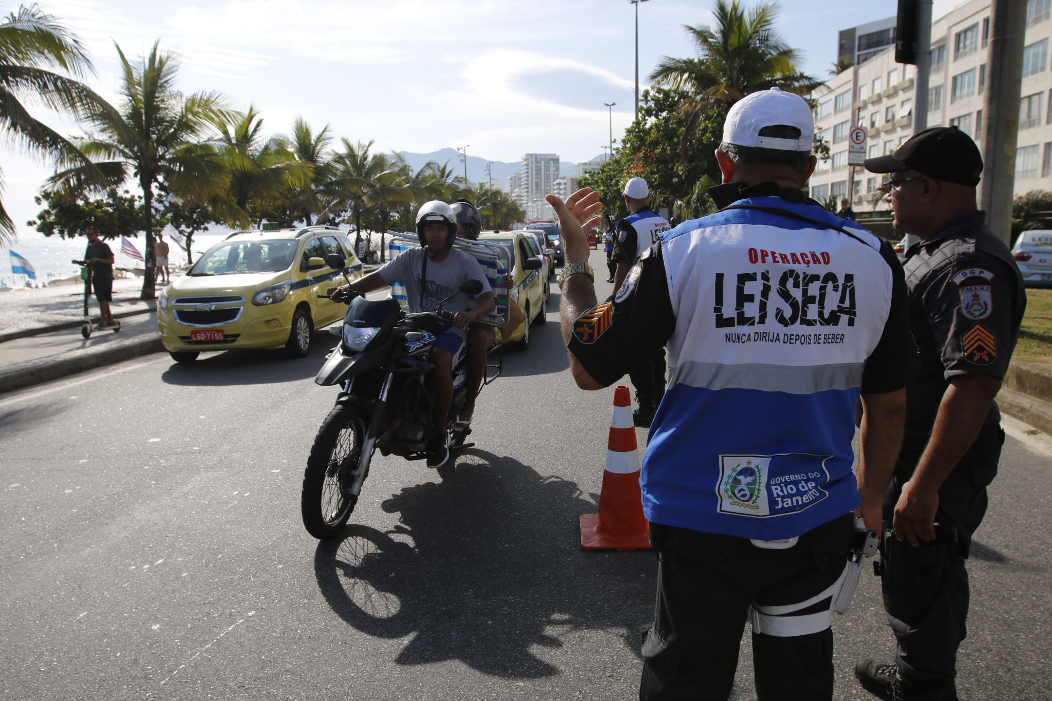 blitz lei seca rio de janeiro Focus Pix Shutterstock