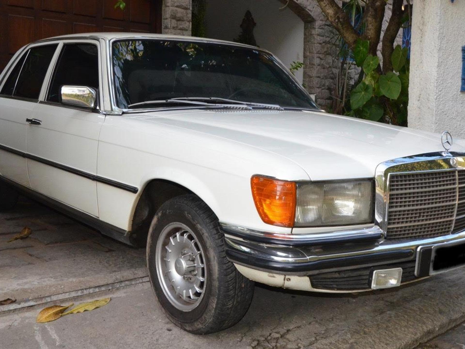 Mercedes-Benz 280S que foi de embaixada está a venda no Brasil